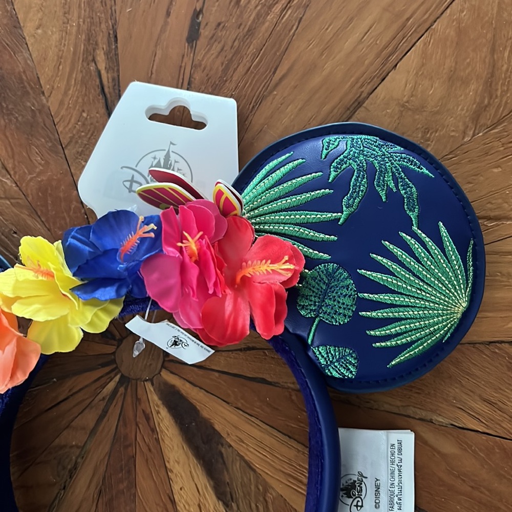 Disney Encanto themed mouse ears headband featuring fabric flowers New - Picture 2 of 10